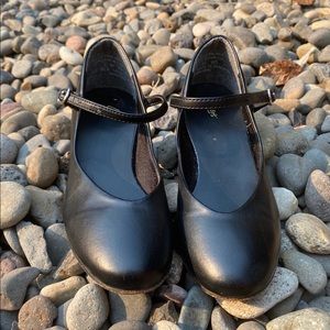 Leo’s Dance Shoes Size 11 EUC